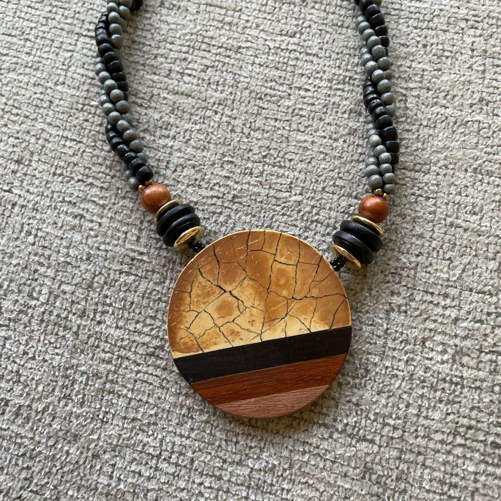 🍒4/$15 Vintage Wooden Beaded Necklace